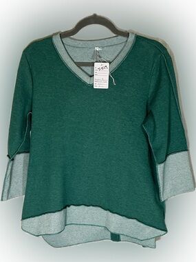 Lulu-B Two-Tone V-Neck Tunic in Teal and Heather Gray